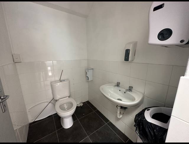 248M² OFFICE TO LET IN PAARDEN EILAND